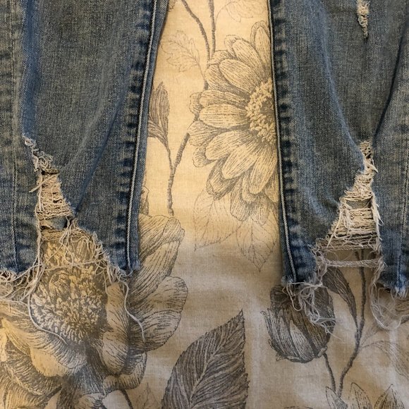 Womens Size 4 American Eagle Jeans - Picture 3 of 8